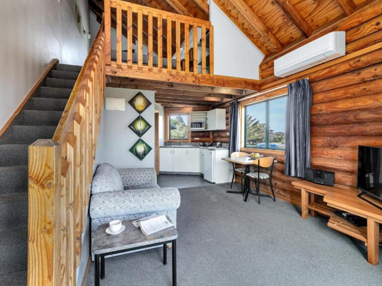 shining star spa chalet hokitika 768x576