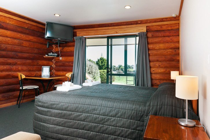 shining star studio chalet hokitika
