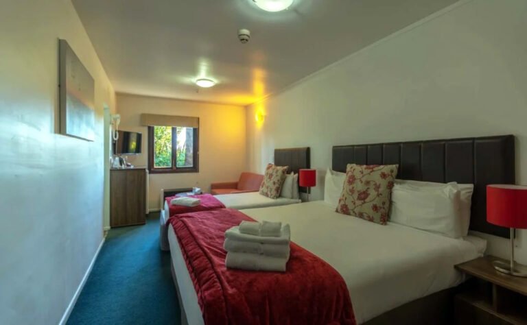 the park hotel king plus one room 768x474
