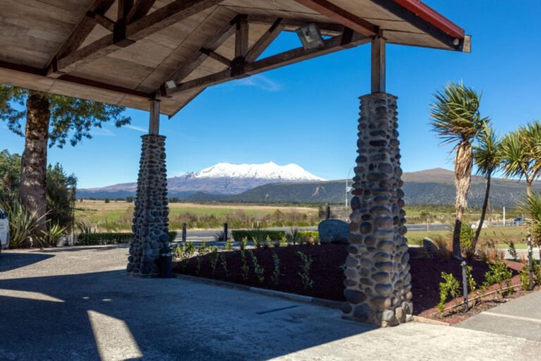 the park hotel waimarino tongariro crossing accommodation 768x512