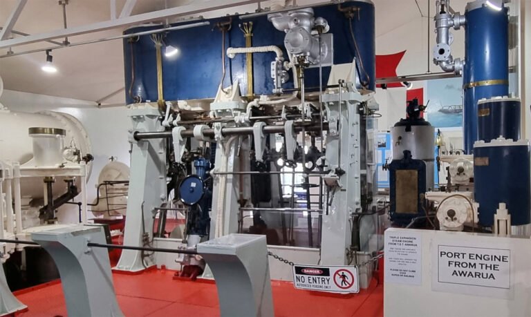 tst awarua steam engine bluff maritime museum 768x459