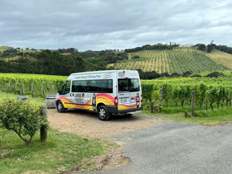 waiheke vineyard tour vehicle 768x576