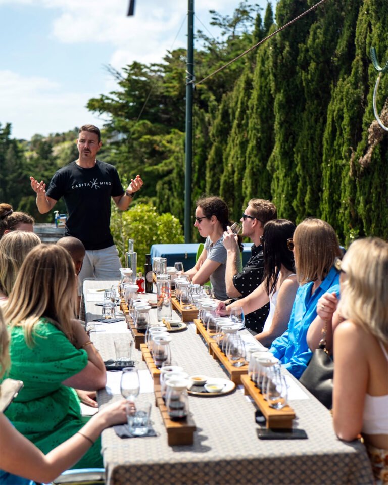 waiheke vineyard wine tasting 768x960