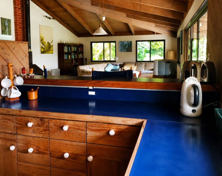 waiotemarama falls lodge living area 768x612