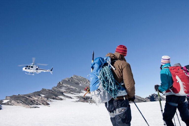 wanaka mountaineering helicopter transfer 768x512