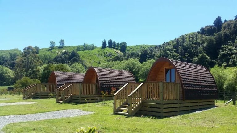 flat hills cabin accommodation rangitikei 768x432