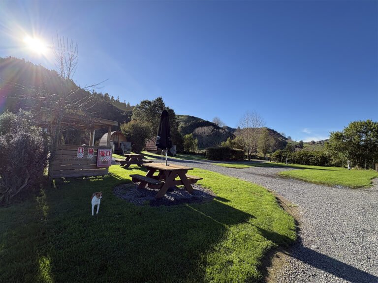 flats hills tourist park grounds camping 768x576