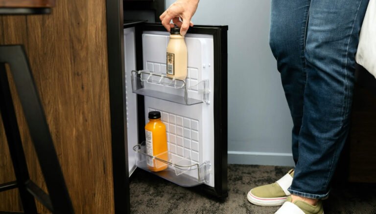 haka house auckland city private room bar fridge 768x438