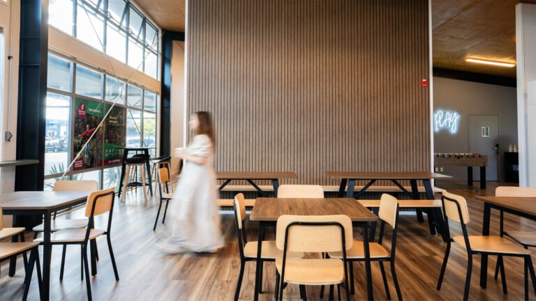 haka house rotorua dining area 768x432