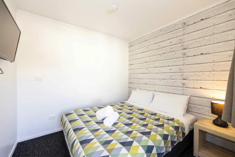 haka house taupo double ensuite room 768x512