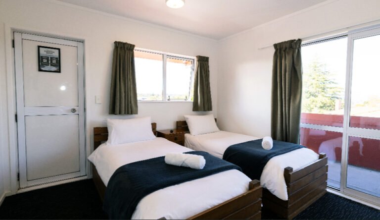 haka house taupo twin room 768x444