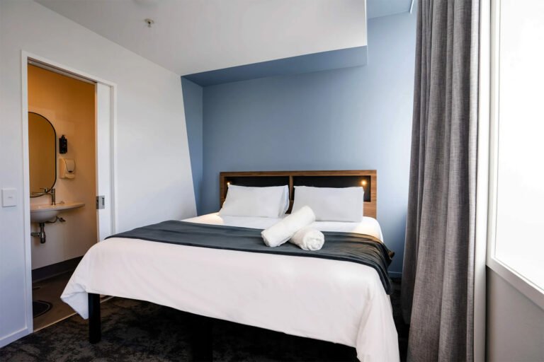haka house wellington king ensuite room 768x512