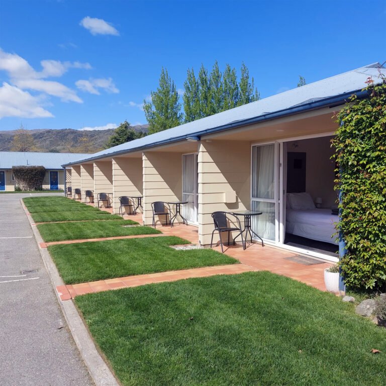 lake dunstan motel cromwell exterior 768x768