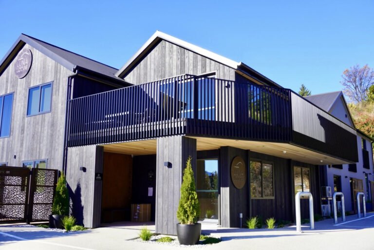 luna lodge wanaka luxury accommodation 1 768x513