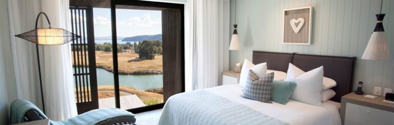 luxury manor suite taupo 768x244
