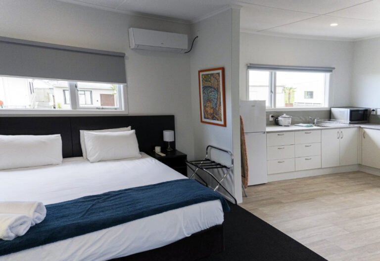 mercer lodge studio accommodation 768x528