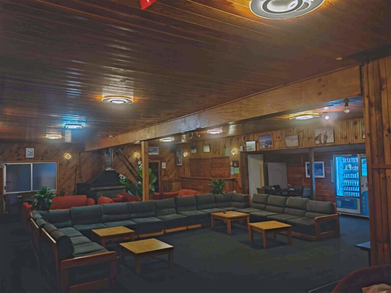 national park lodge guest lounge 768x576