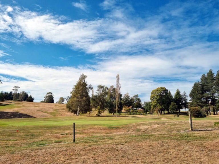 pounawea golf course near camping ground 768x576