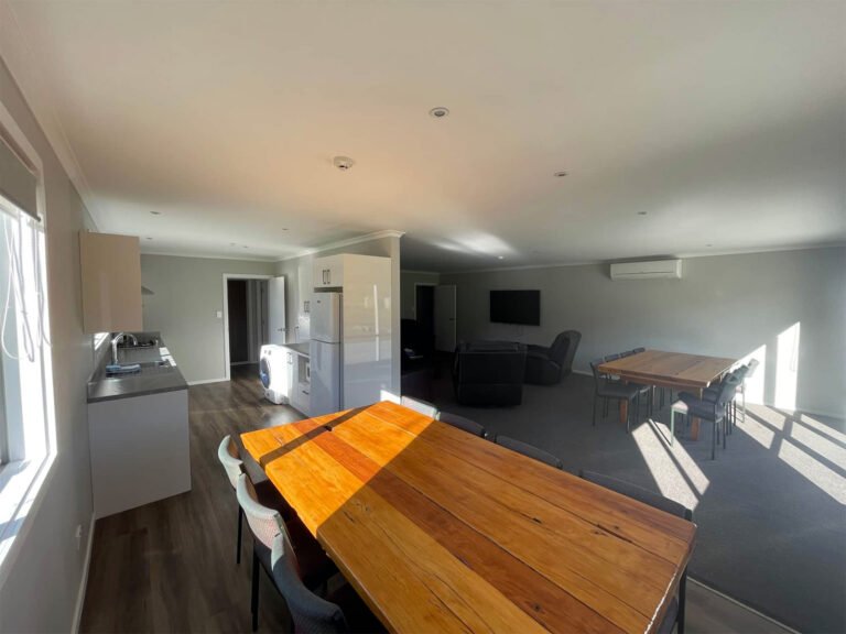 pudding hill group lodge living area 768x576
