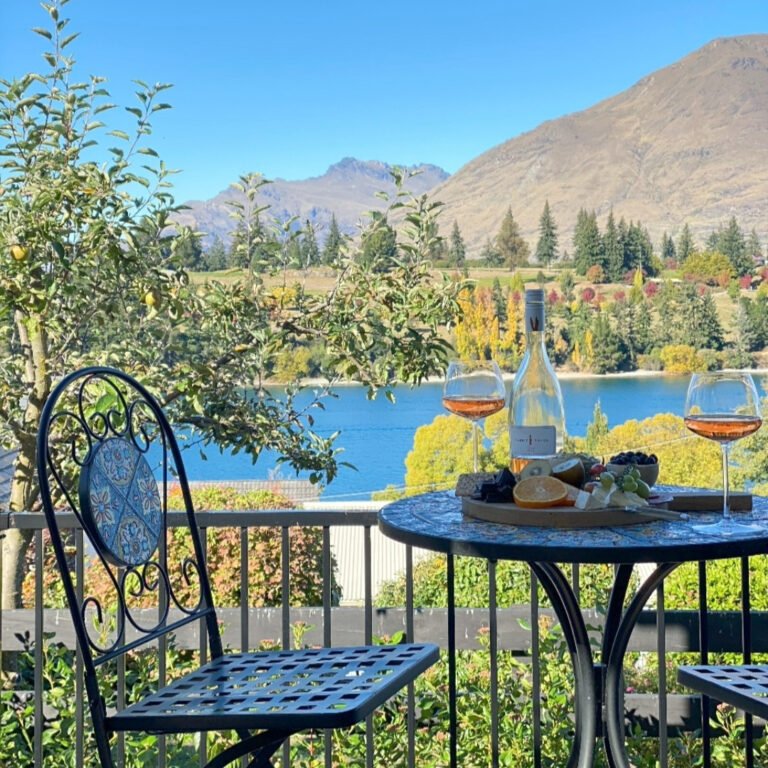 queenstown boutique accommodation lake view balcony 768x768