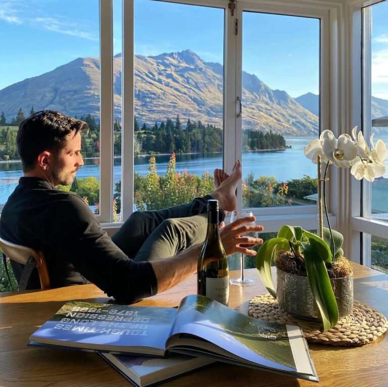 queenstown boutique suite lake wakatipu view 768x765