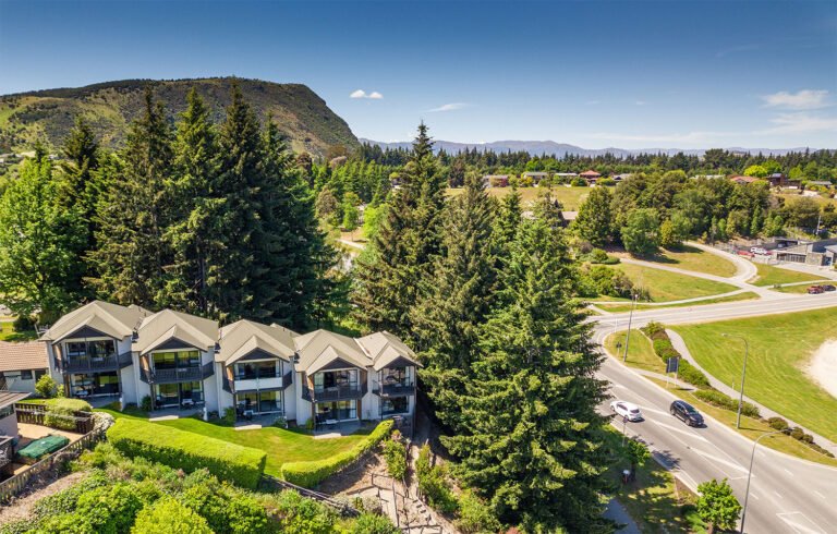 ride base wanaka apartments exterior 768x490