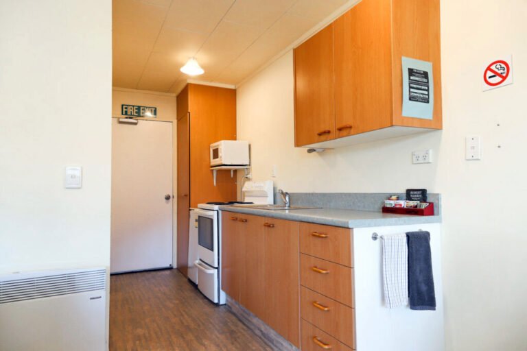 ride base wanaka self contained kitchen 768x512