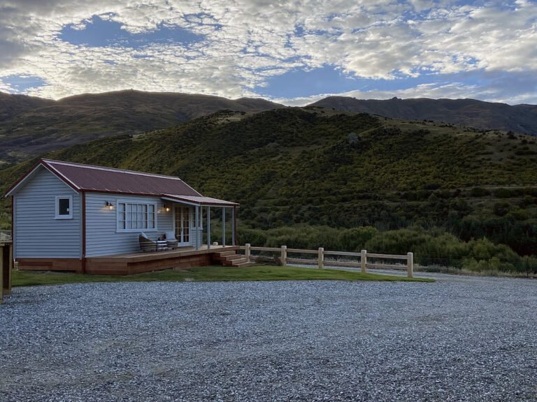 rose creek cottage central otago farm stay 768x576