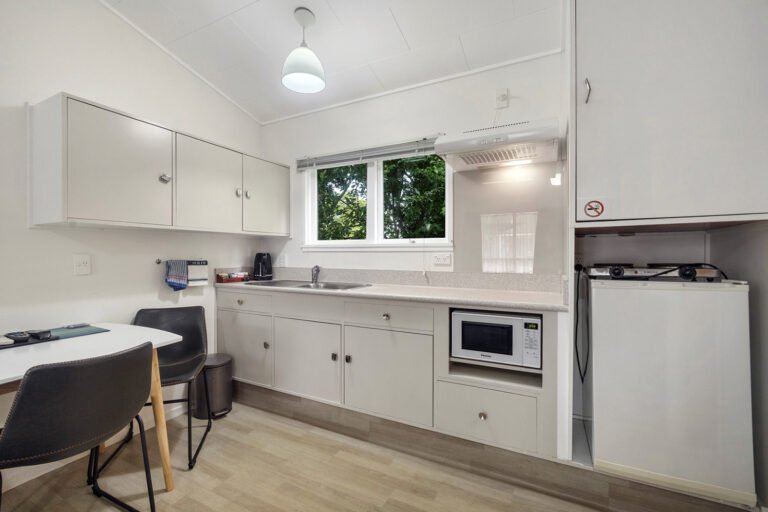 self contained kitchen matamata accommodation 768x512