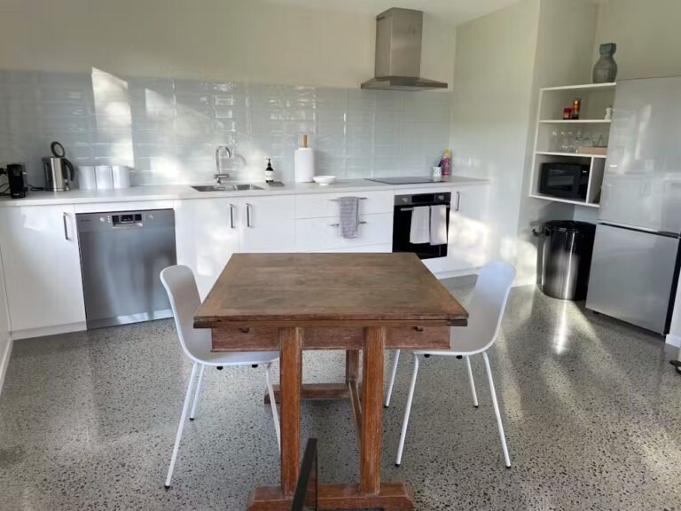 tauhou matakana self contained kitchen 768x576