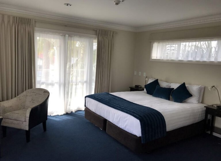 tuakau hotel premier room 768x560