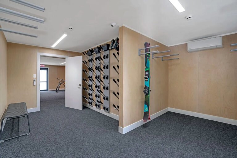 wanaka ski accommodation ski drying room 768x512