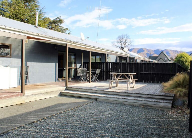 mackenzie motels fairlie courtyard 768x552