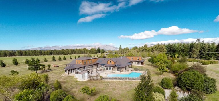 maungawera lodge large group accommodation wanaka 768x356