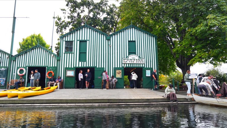 punting on the avon christchurch 1 768x432