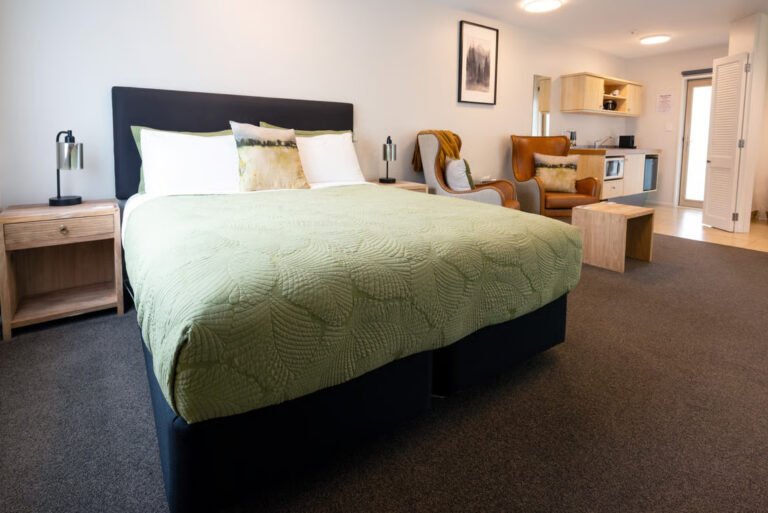 tussock peak lodge hanmer springs studio 768x513