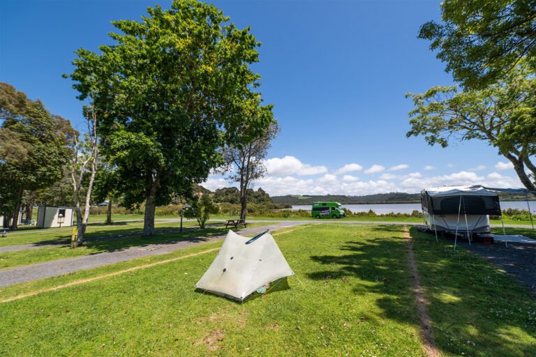 waitangi holiday park waterfront campsites 768x512