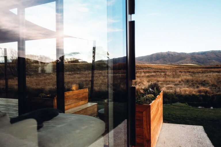 willowbrook retreat alexandra central otago mountain views 768x511
