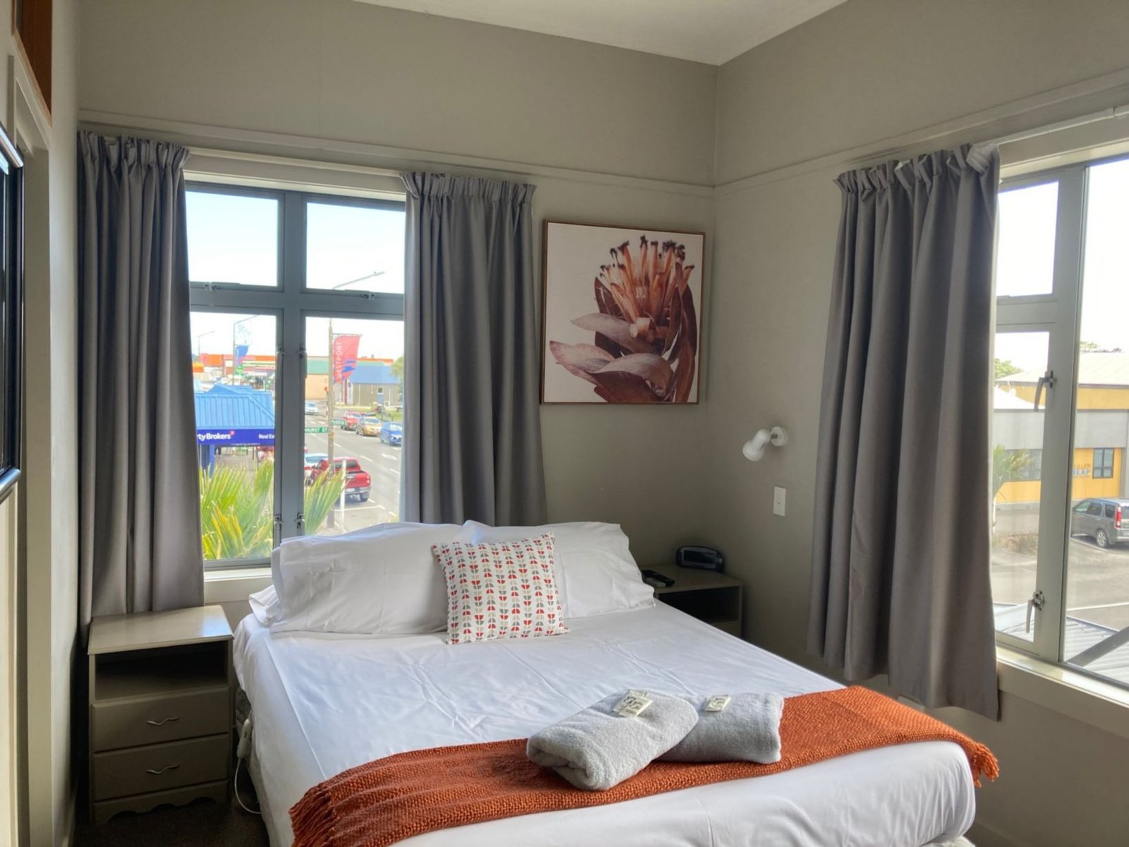 Cosmopolitan Hotel | Westport Hotel Accommodation