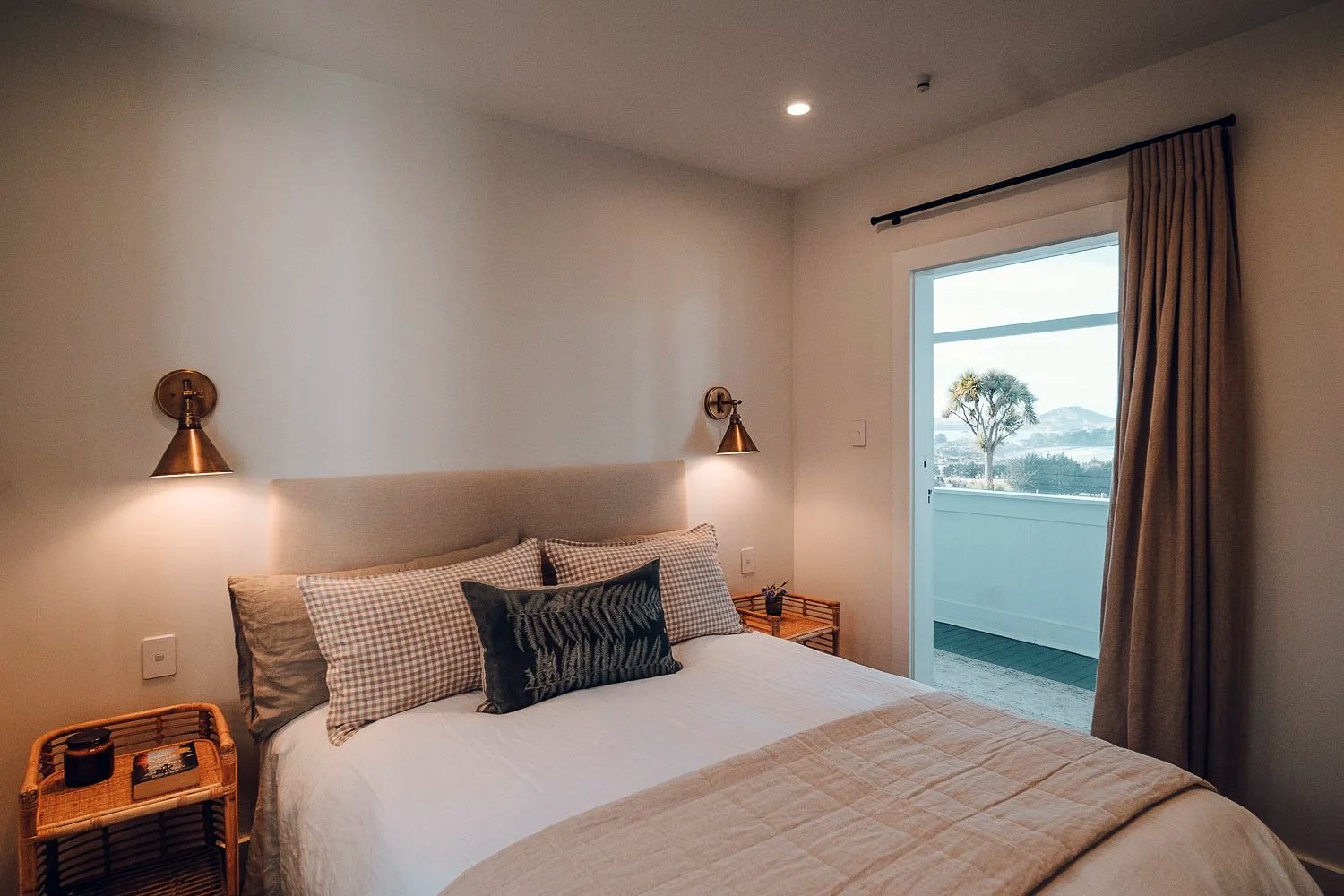 The Longhouse – Group Accommodation Near Dunedin for 12 Guests photo 3