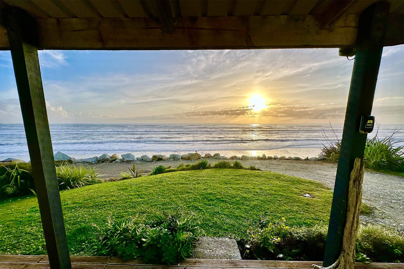 Woodpecker Bay Punakaiki | Beachfront Accommodation photo 3