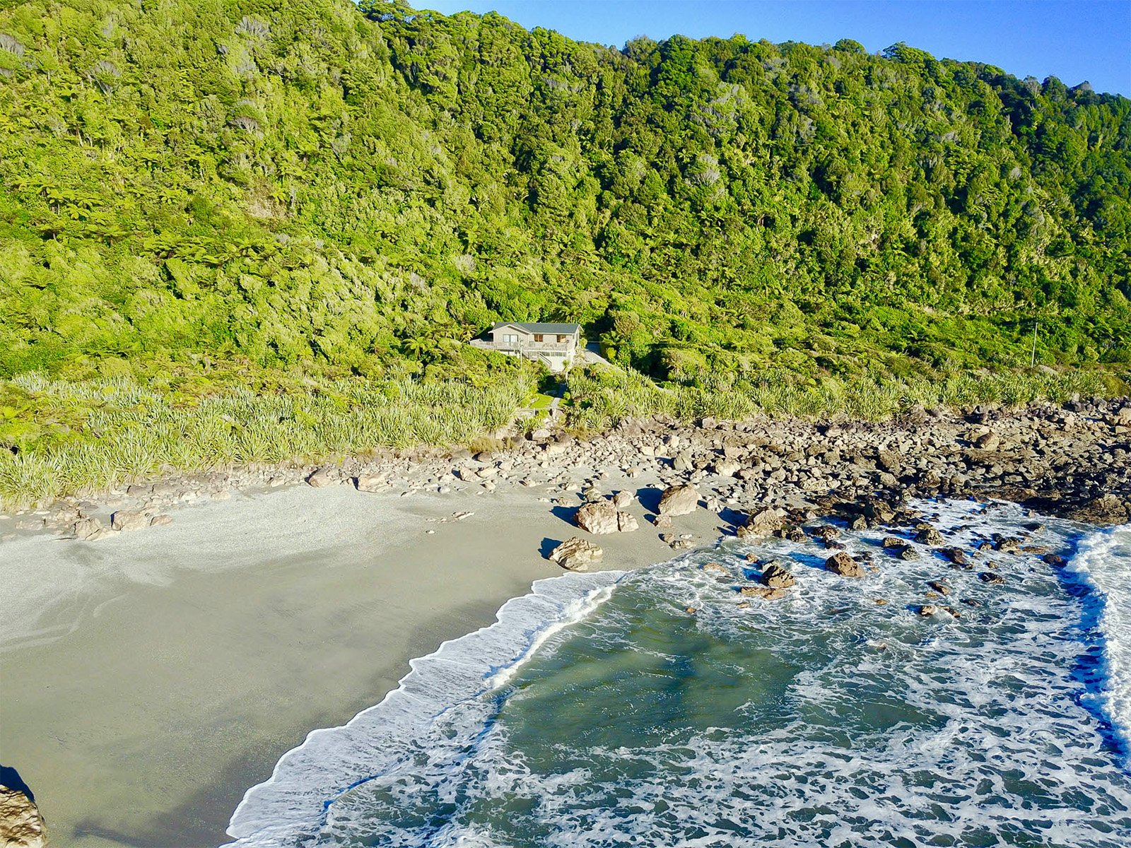 Woodpecker Bay Punakaiki | Beachfront Accommodation photo 2